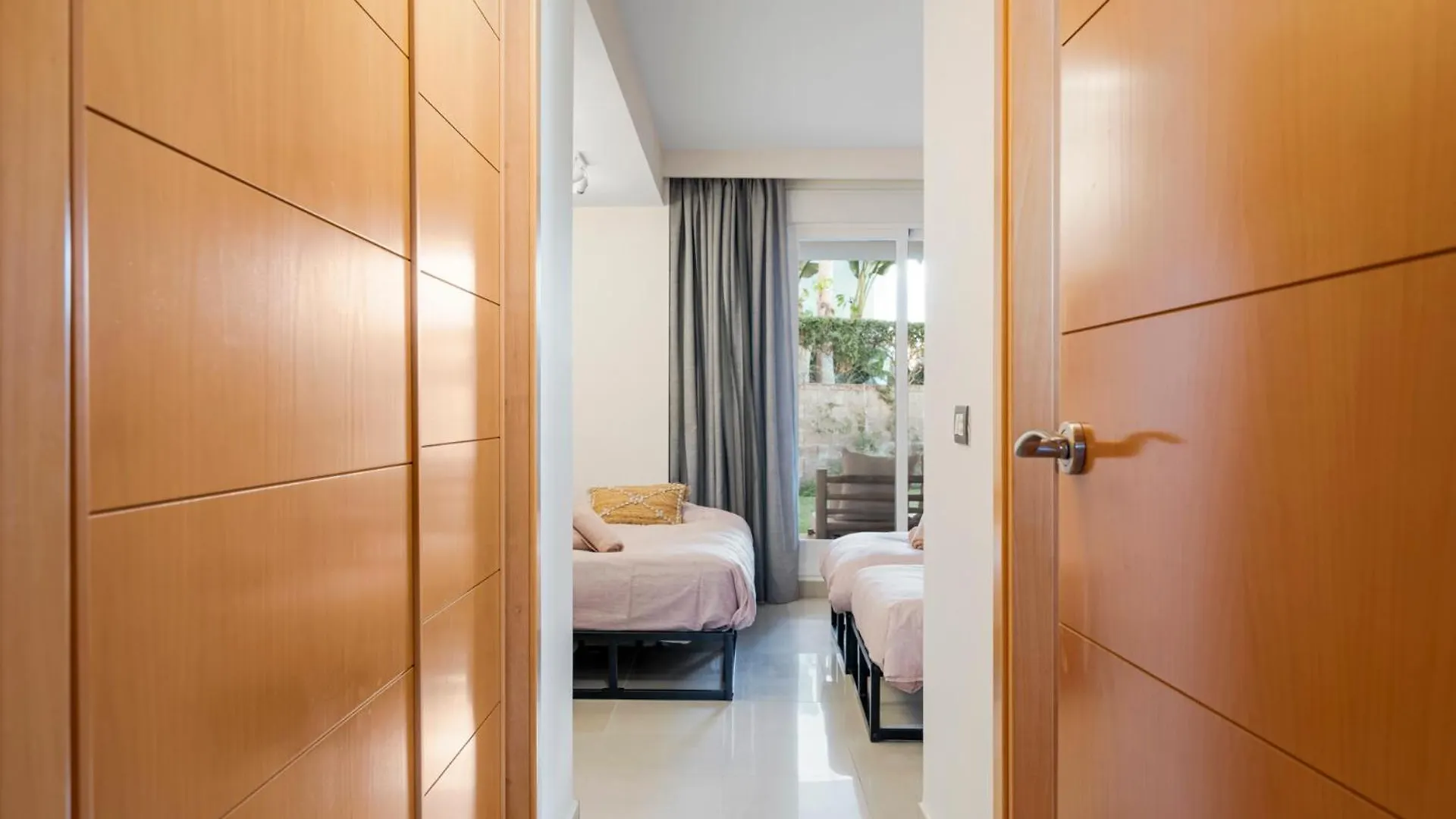 Casa Livia Met Aupingbedden Apartment Estepona Spain