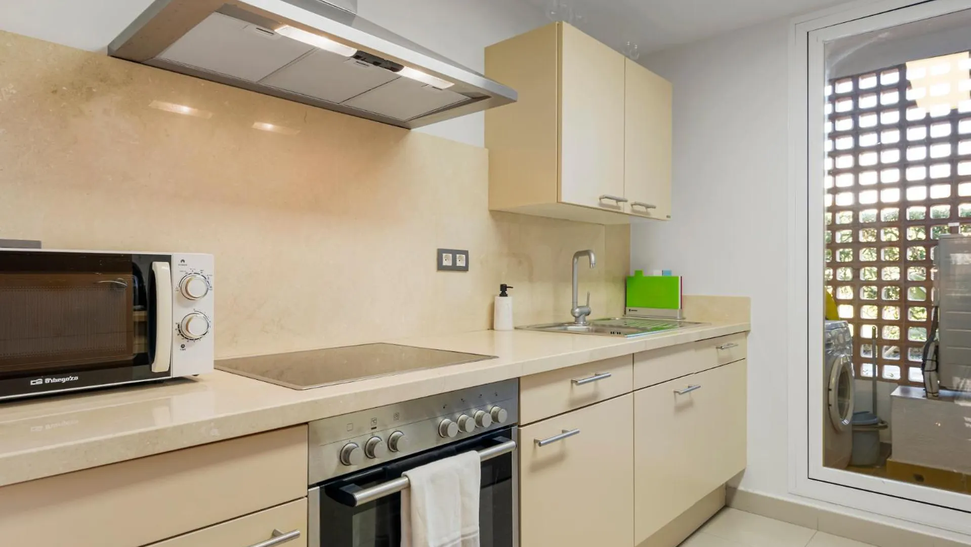 Casa Livia Met Aupingbedden Apartment Estepona Spain