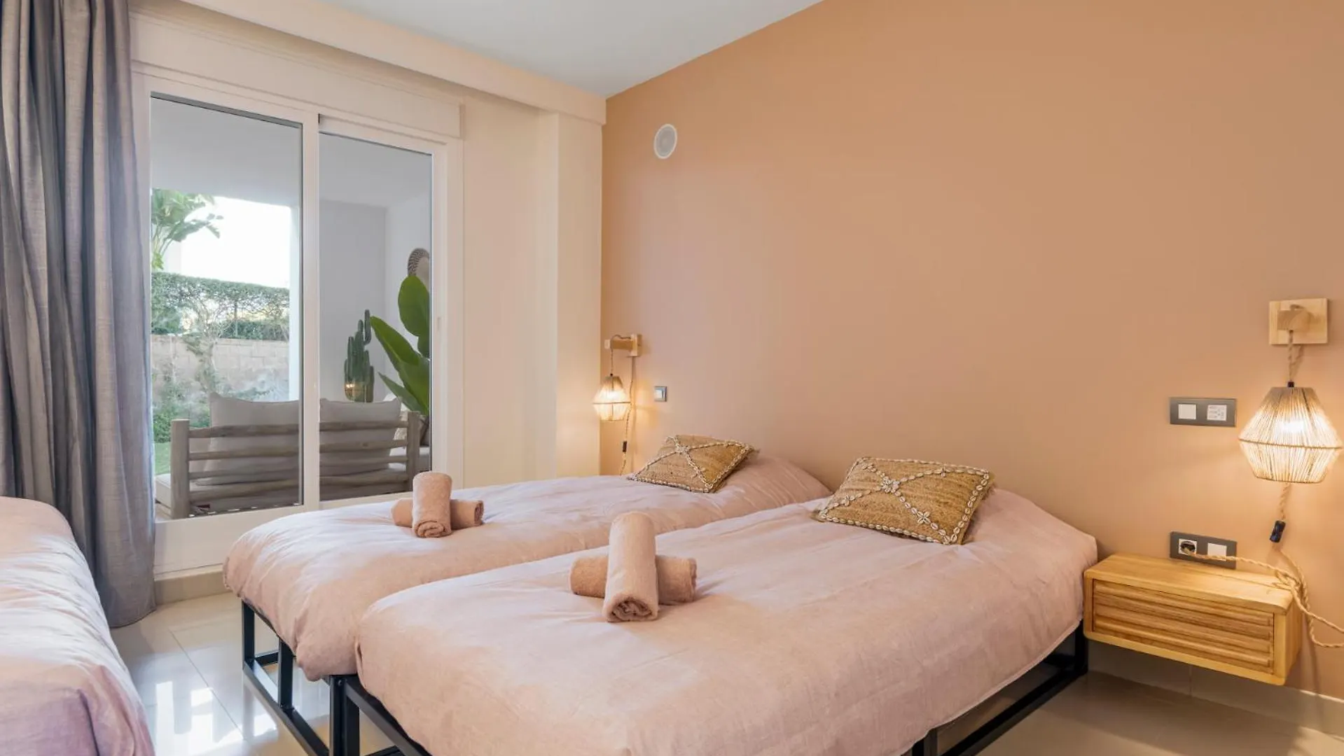 Casa Livia Met Aupingbedden Apartment Estepona
