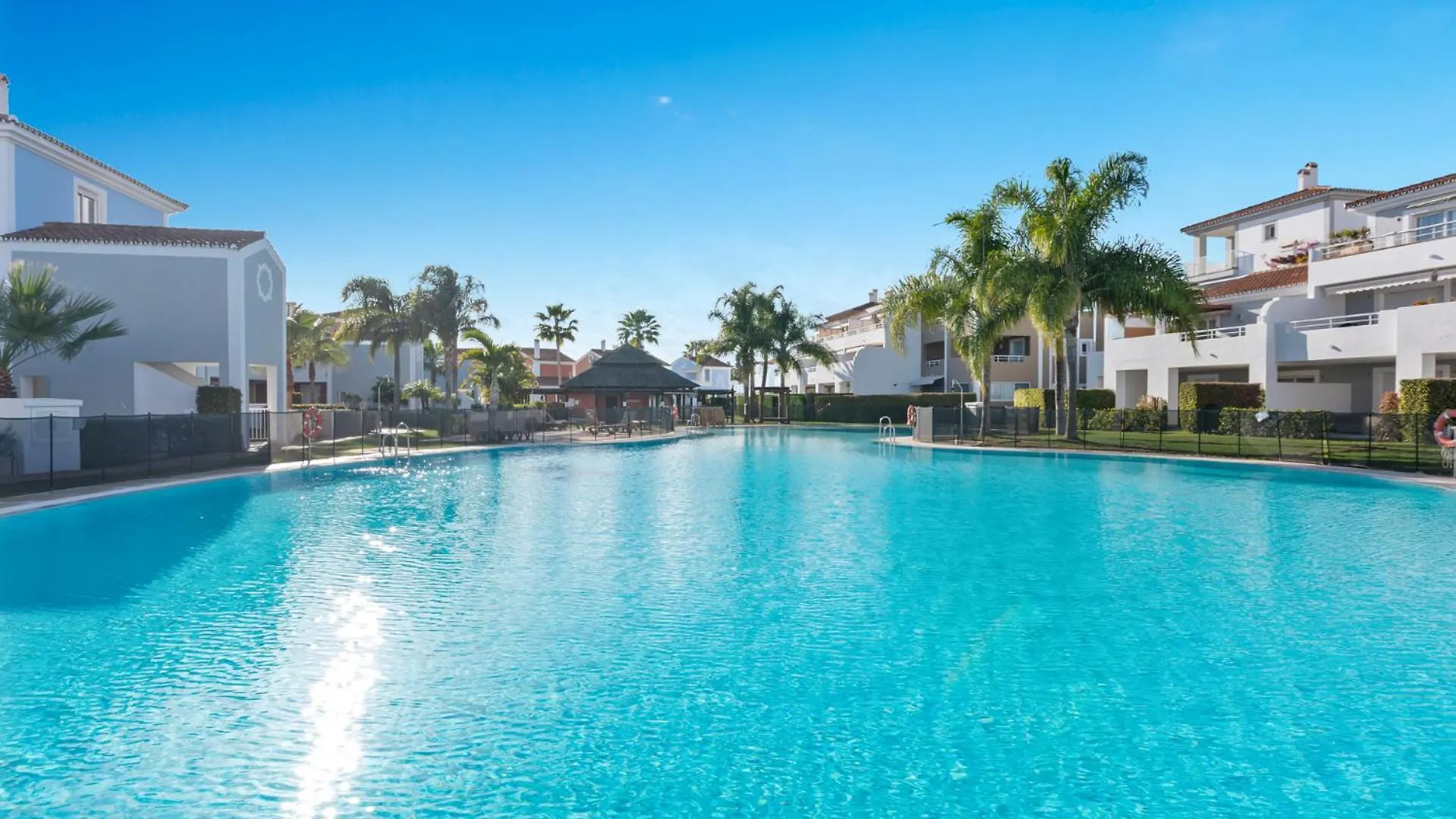 Casa Livia Met Aupingbedden Apartment Estepona