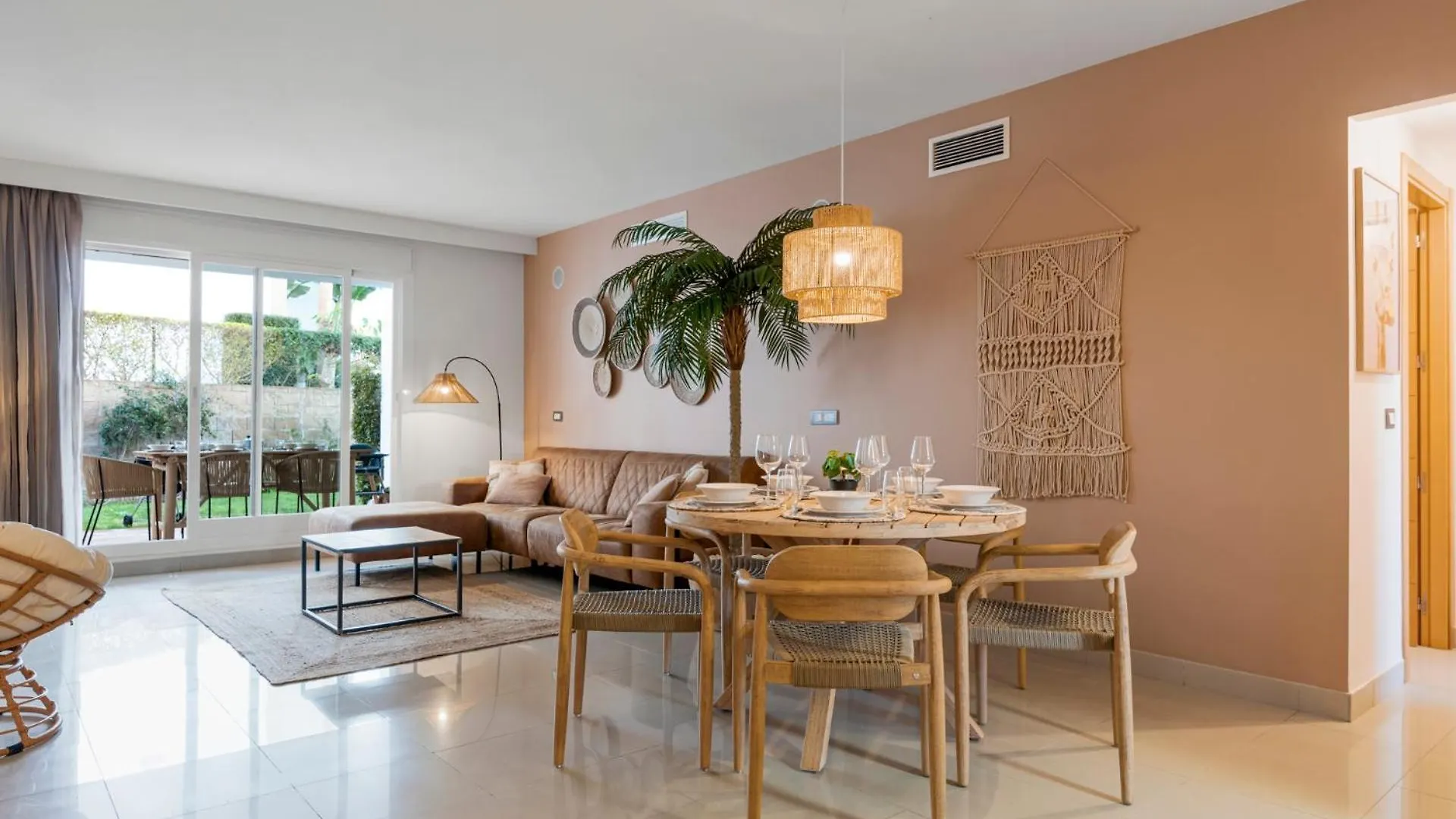 Casa Livia Met Aupingbedden Apartment Estepona